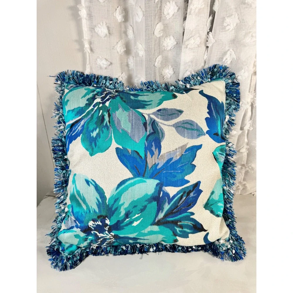 Pier 1 Throw Pillows White Blue Floral Fringed‎ Set of 2 18